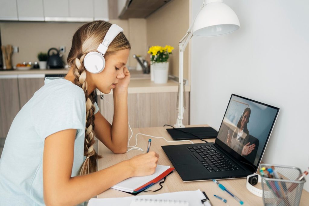 Is There A Shift In Pursuing Statistics Course From Offline To Online?